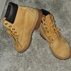 Timberland Women's Tan Lace Up Boots